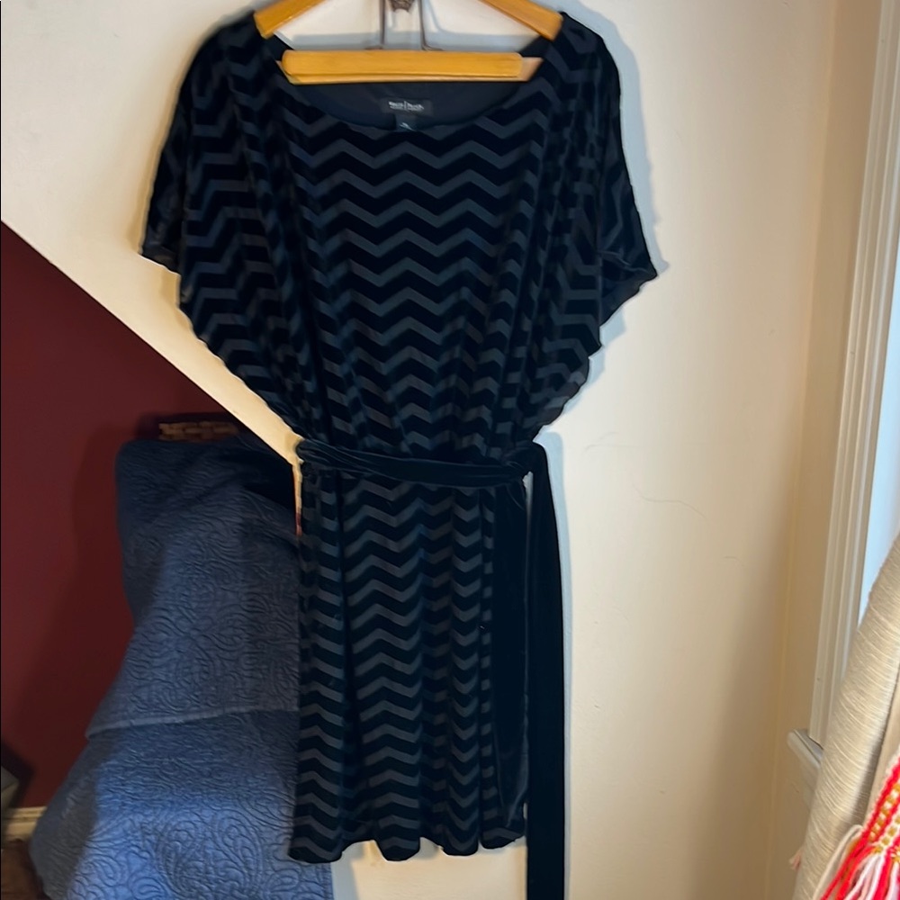 Black Velvet Chevron Flutter Sleeve Cocktail Dress White House/Black Market XL